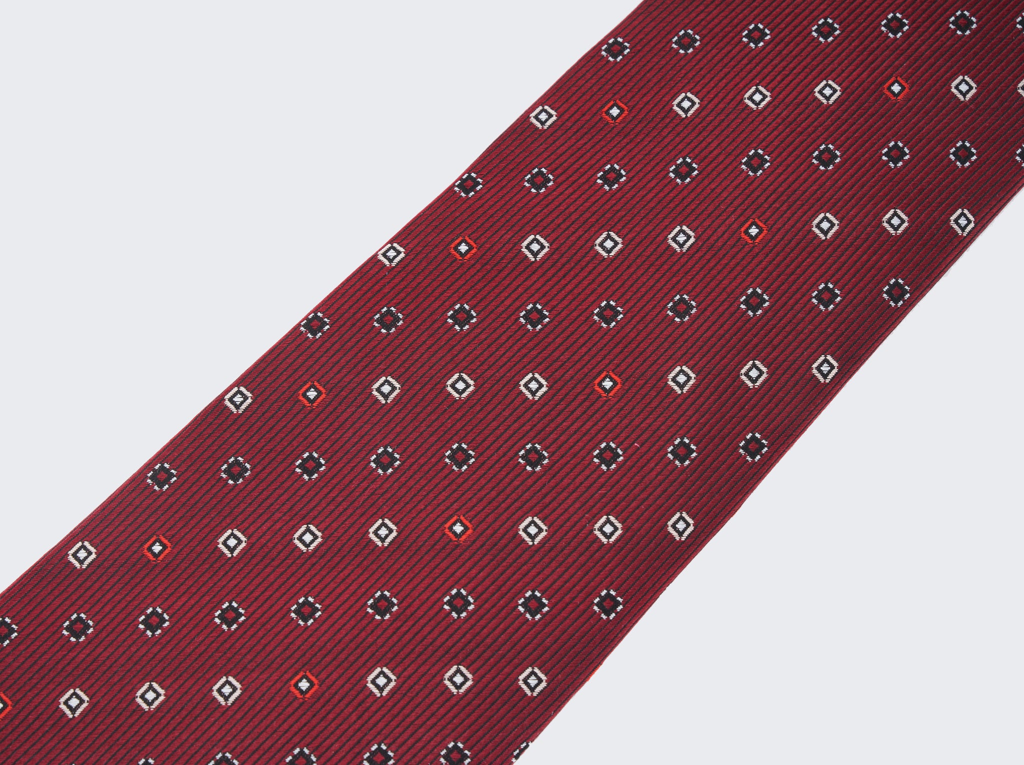 Chester Foulard Silk Tie in Merlot