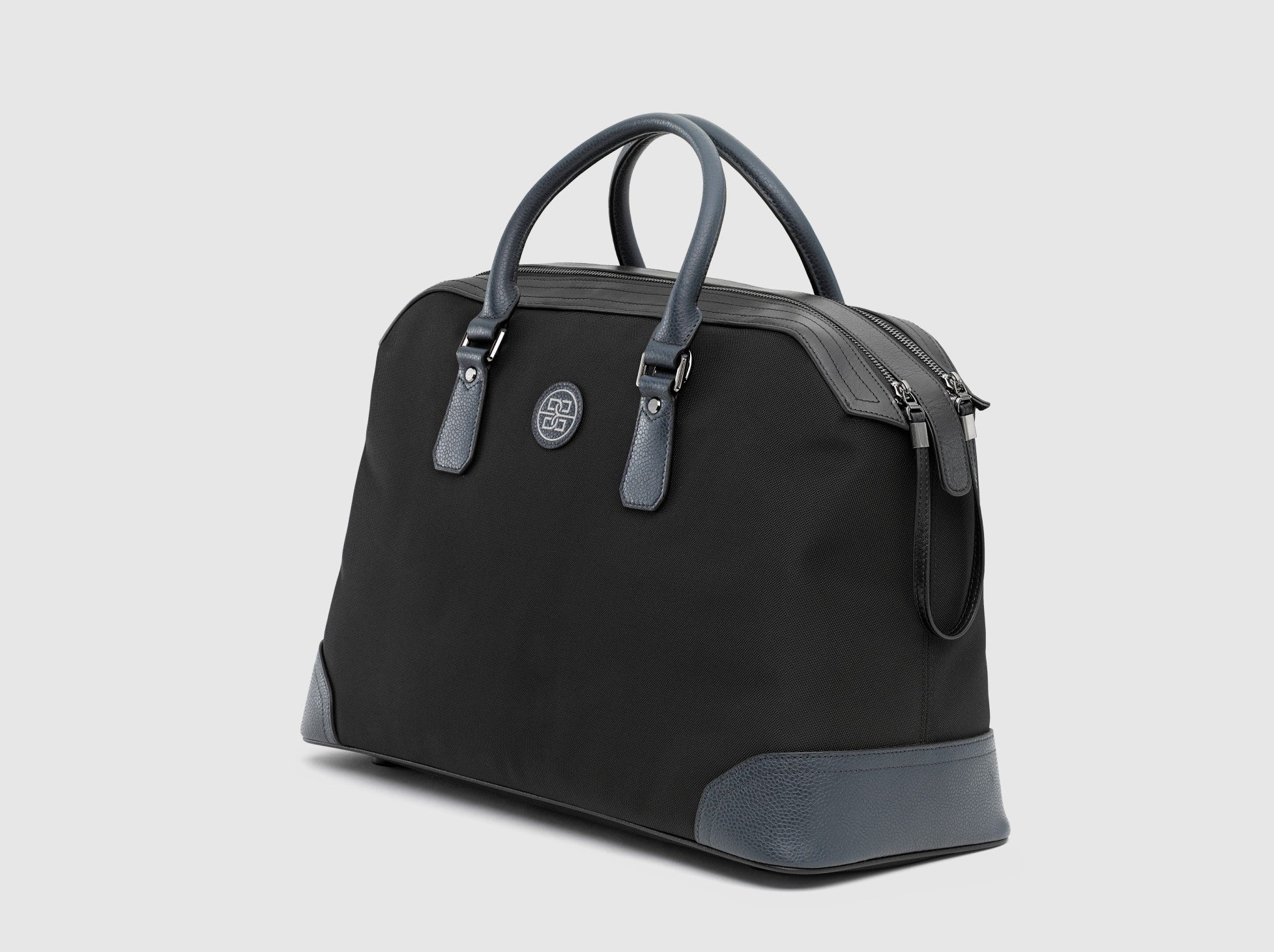 The Ivens Travel Bag in Nylon and Leather