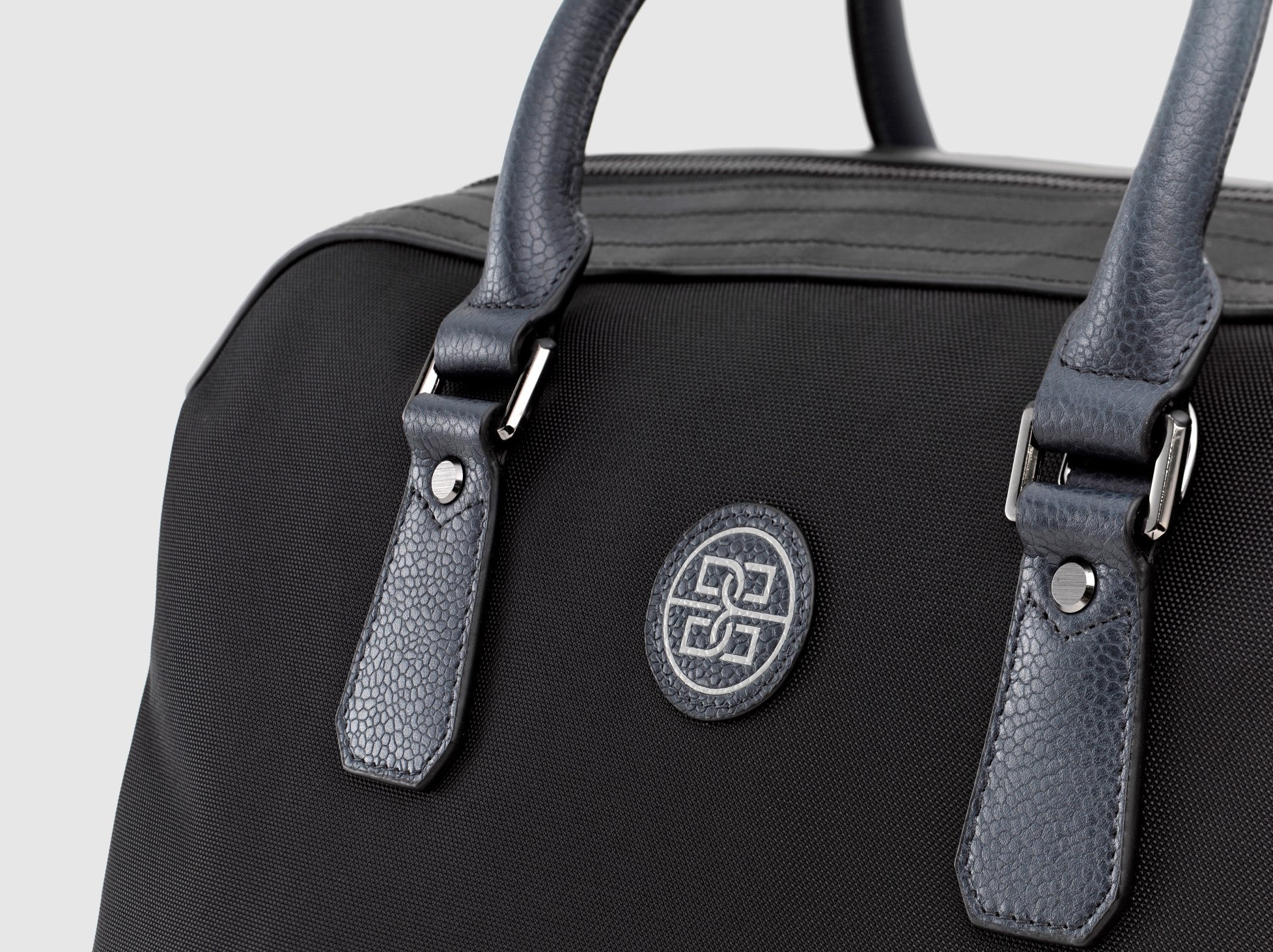The Ivens Travel Bag in Nylon and Leather